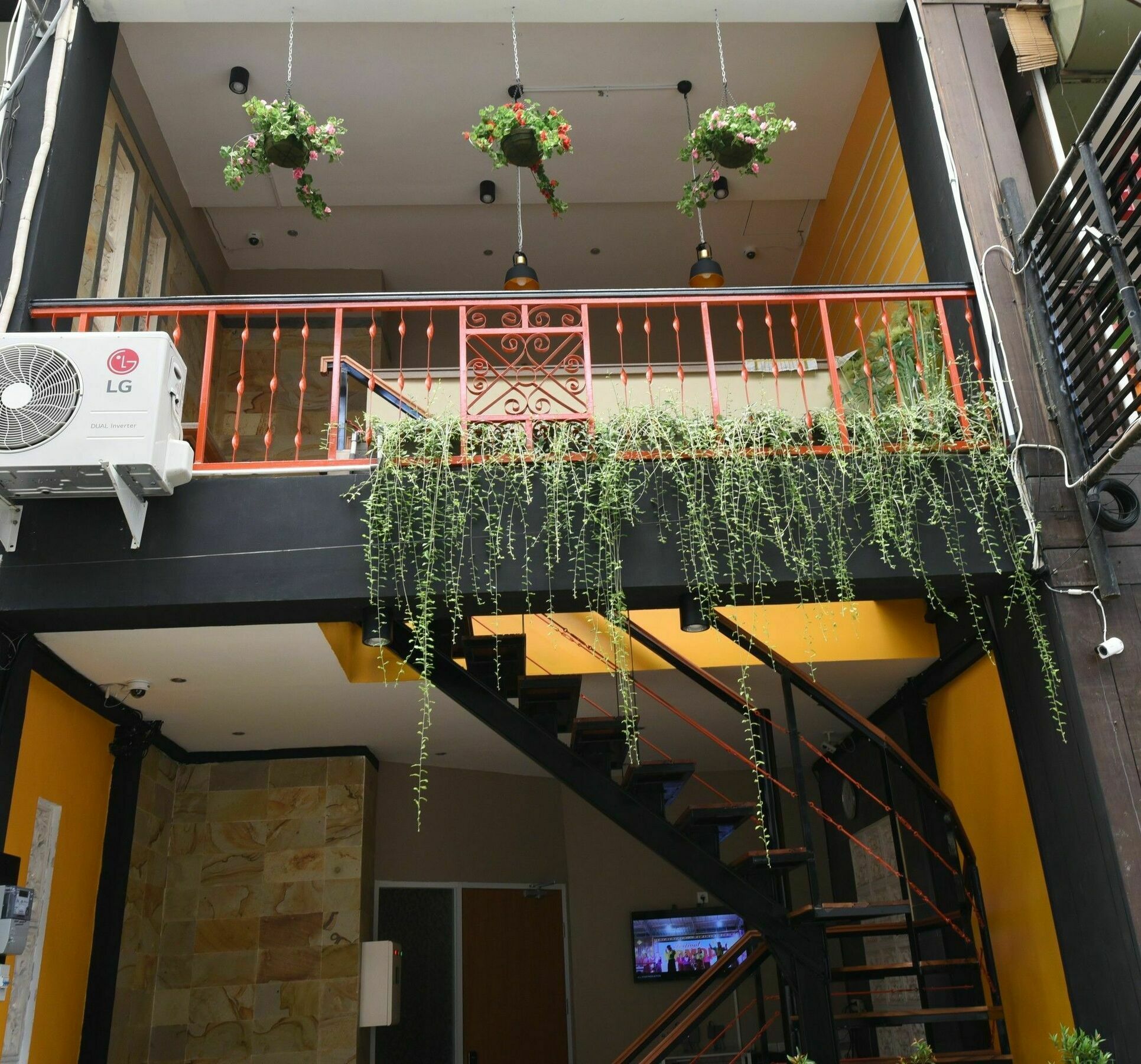 Legian Capsule Hotel Exterior photo