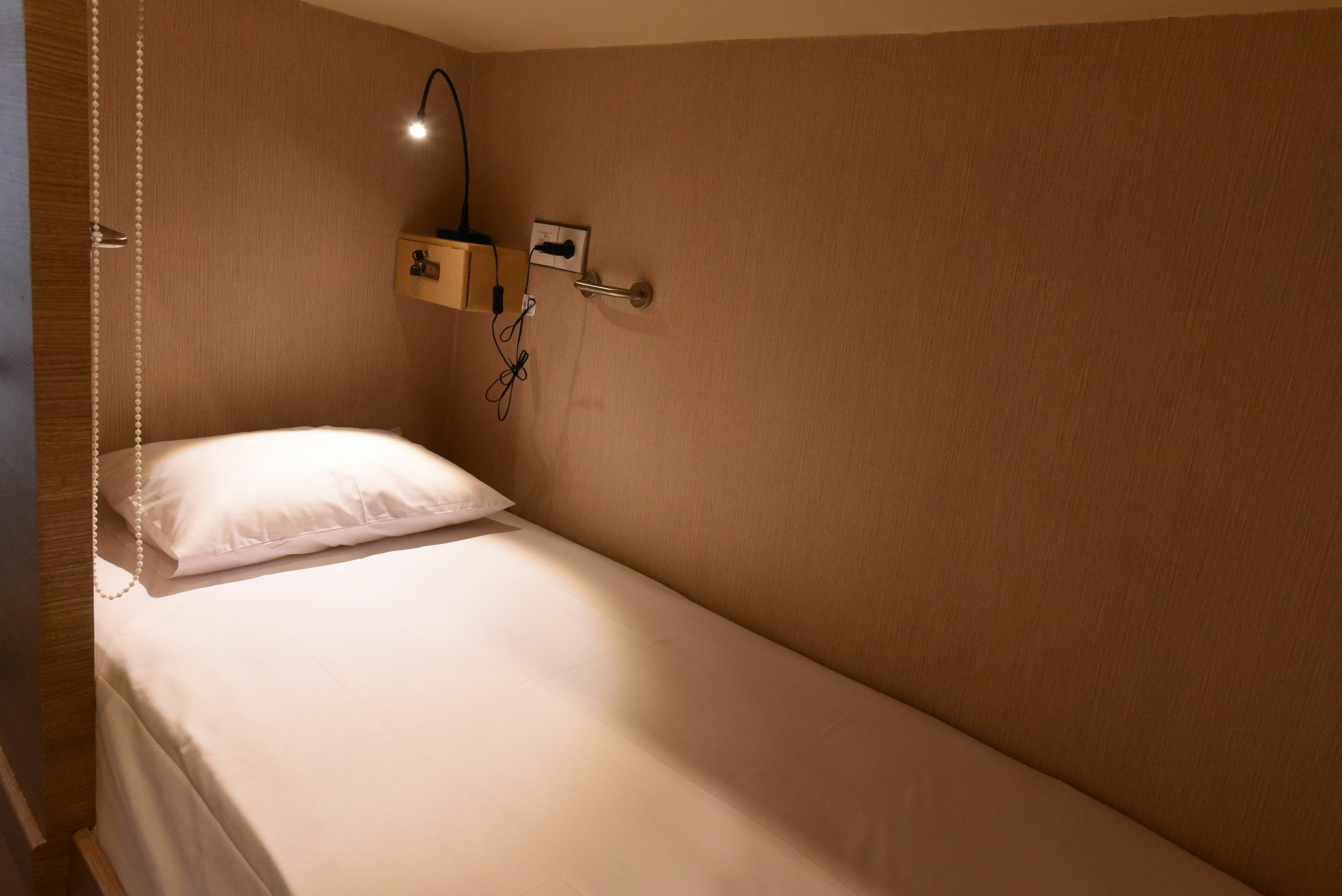 Legian Capsule Hotel Exterior photo